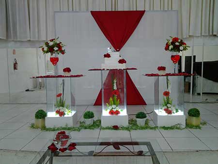 decoração casamento vermelho dourado vs marsala dourado