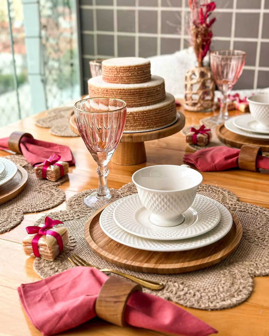 5 Ideias de Arranjos de Flores Simples para sua Mesa de Chá da Tarde