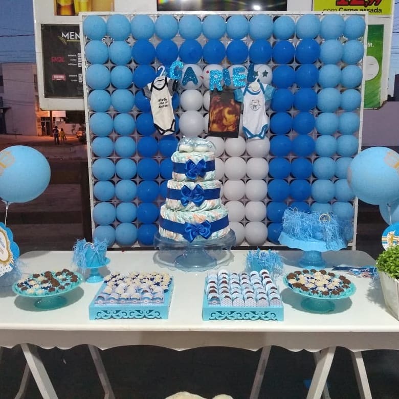 decoração de chá de bebê azul e branco simples