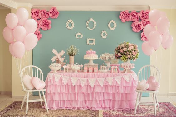 decoração cha de bebe feminino tradicional versus moderna