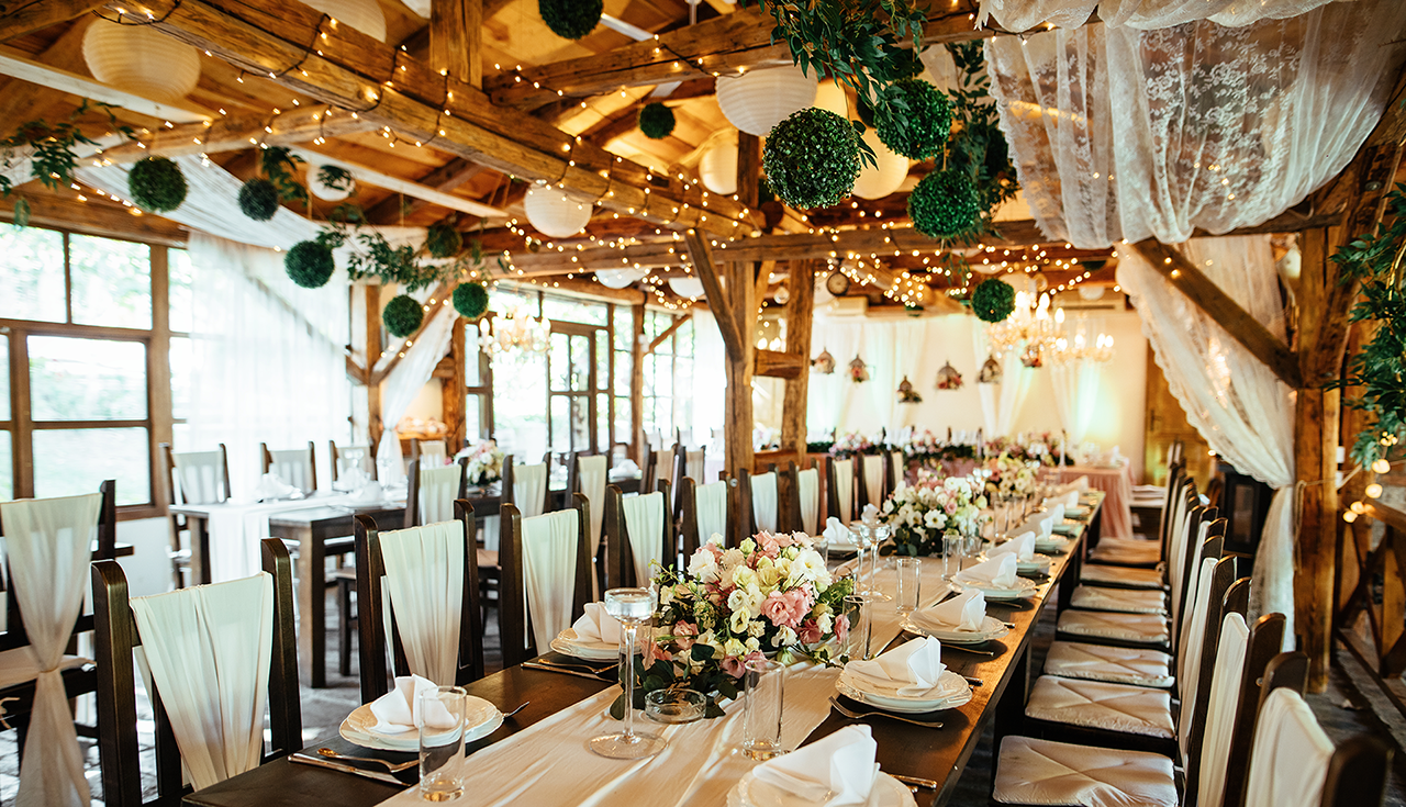 5 ideias de títulos:
1. Decoração de Confraternização: Tendências e Estilos para Inspirar seu Evento
2. Elementos Essenciais para uma Decoração de Confraternização Inesquecível
3. Como Criar uma Atmosfera Acolhedora na sua Confraternização Corporativa
4. Decoração Rústico Chic vs. Corporativo Moderno: Qual Escolher?
5. Dicas de Decoração para Confraternizações em Ambientes Abertos e Fechados