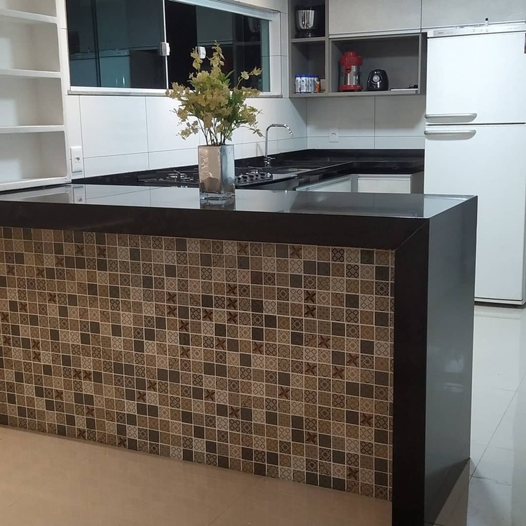 erros comuns ao decorar cozinha pequena com balcão