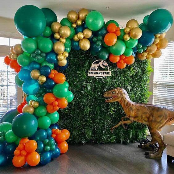 quanto custa uma decoração de festa dinossauro completa