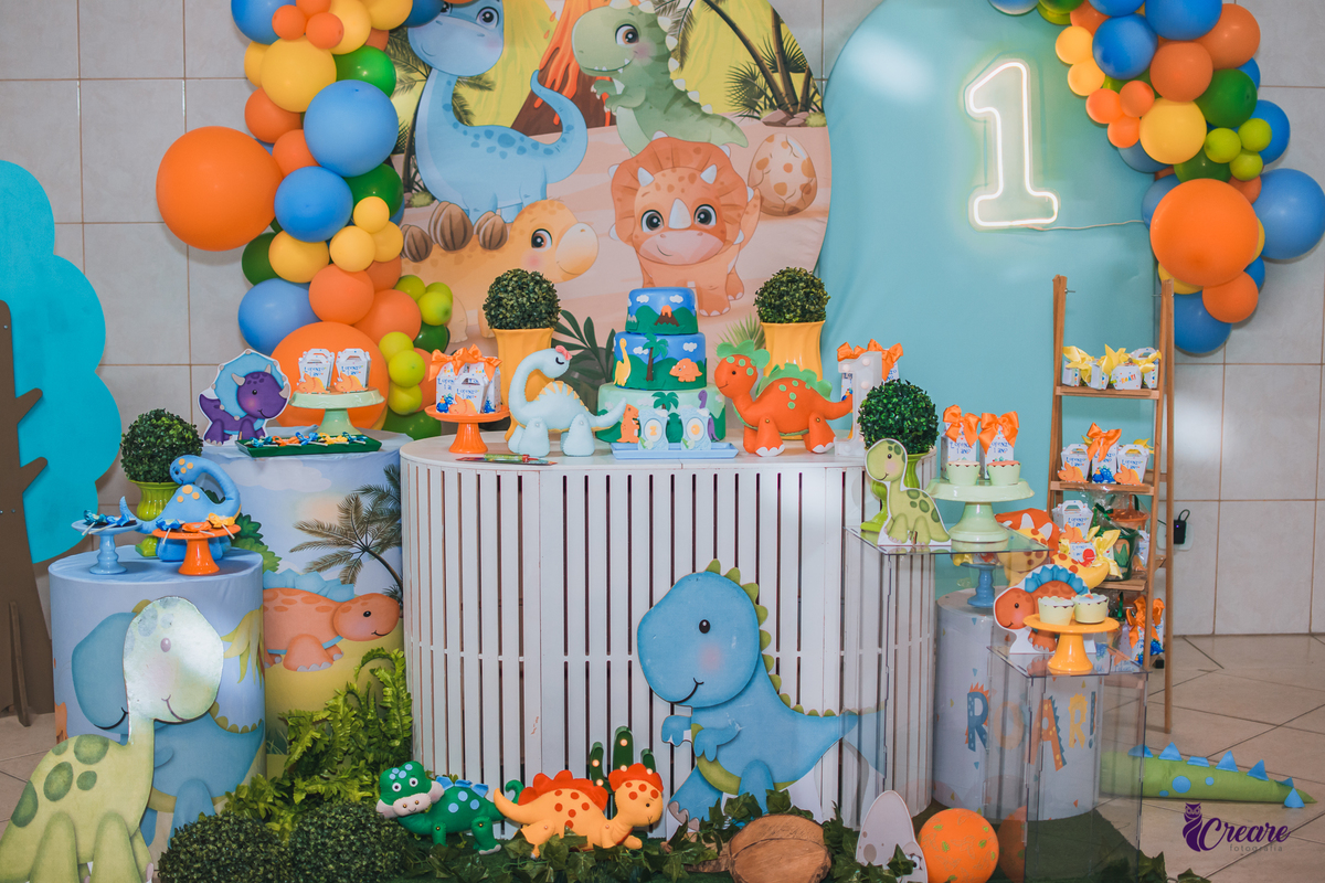 decoração dinossauro baby vs jurassic world qual escolher