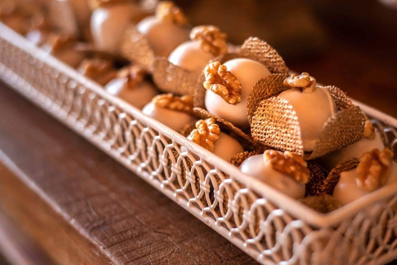 docinhos decorados vs. docinhos tradicionais