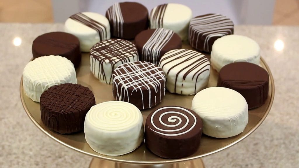 docinhos decorados vs. docinhos tradicionais