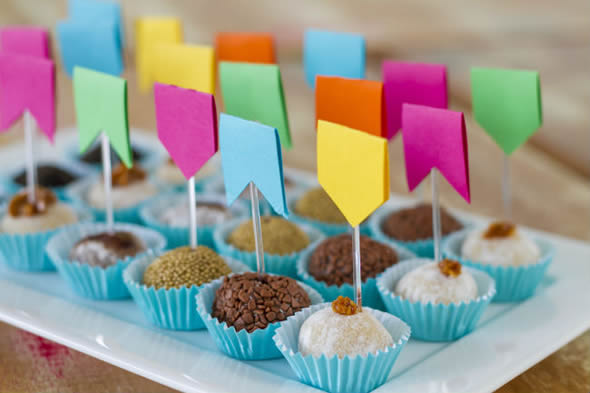 docinhos decorados vs. docinhos tradicionais