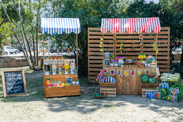 varal de luzes vs lanternas para festa ao ar livre