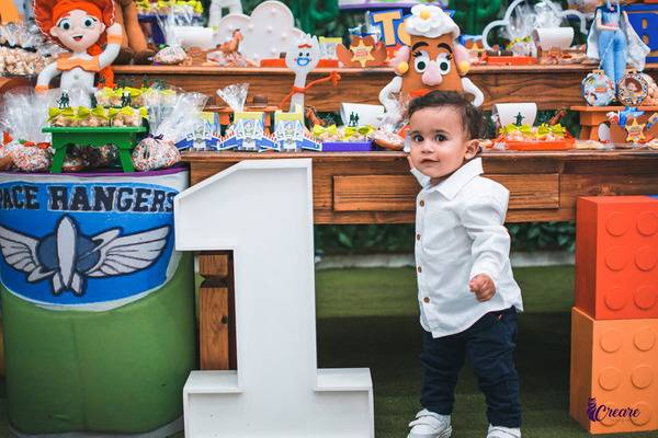 Como Criar um Cantinho das Memórias Inesquecível para o 1º Aniversário