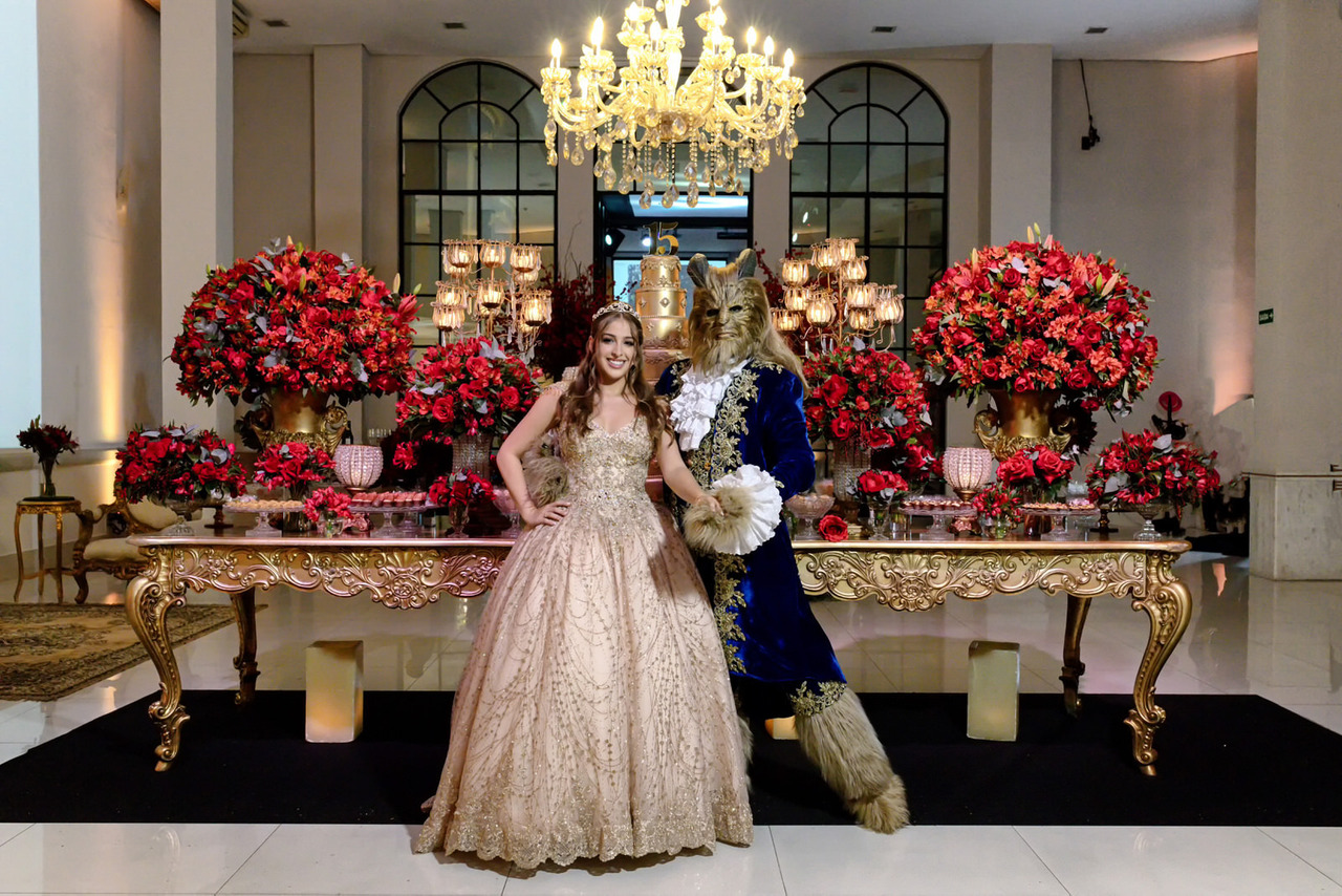 decoração festa 15 anos em casa versus salão de festas