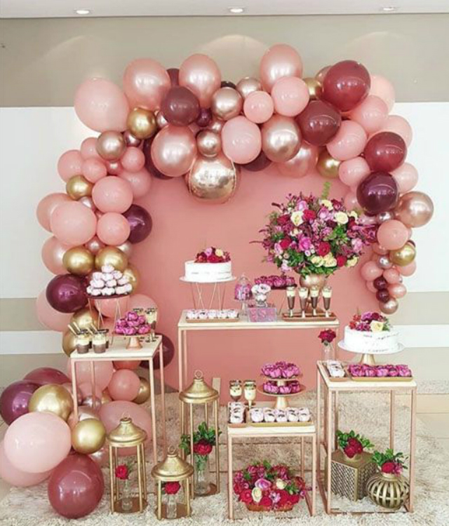 5 ideias de títulos:
1. Festa Neon: Ilumine sua Celebração com Estilo e Economia
2. Minimalismo na Festa Jovem: Sofisticação com Poucos Elementos
3.