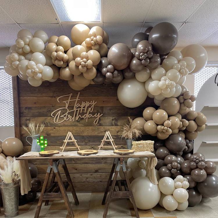 decoração de festa marrom