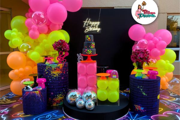 Mesa do Bolo Neon: Inspirações e Elementos Chave