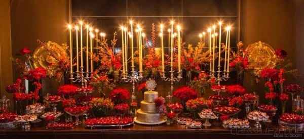 decoração de festa vermelho e dourado