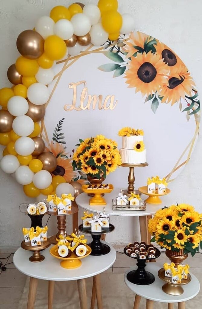 decoração de girassol com balão
