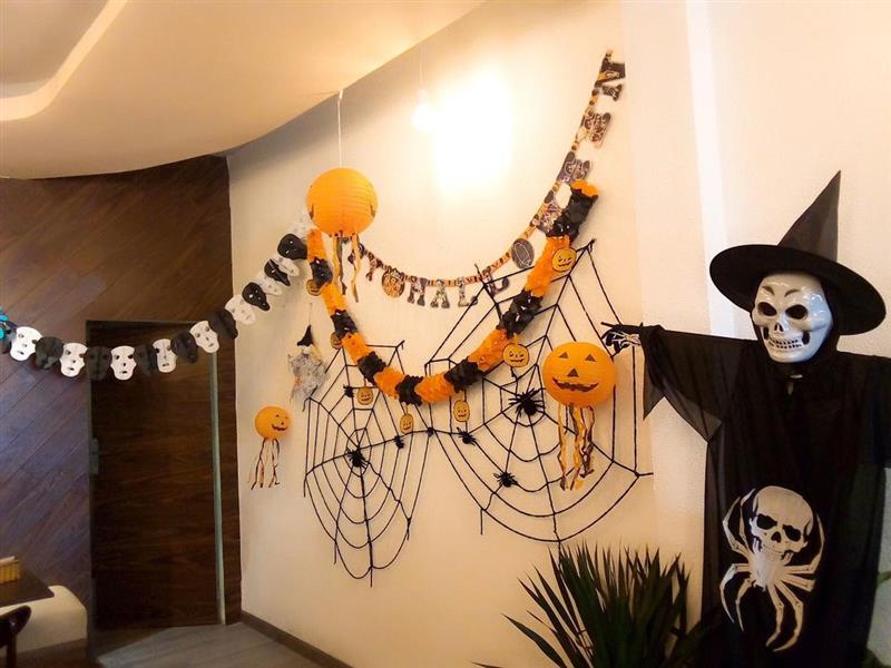 Guia Completo: Decoração de Halloween Simples e Barata para sua Festa; DIY Halloween: Crie Enfeites Incríveis com Materiais que Você Já Tem; Onde Comprar Acessórios de Halloween Essenciais sem Gastar Muito; Transforme sua Casa: Ideias Criativas para uma Decoração de Halloween Inesquecível; Halloween Econômico: Dicas e Truques para uma Festa Assustadoramente Divertida