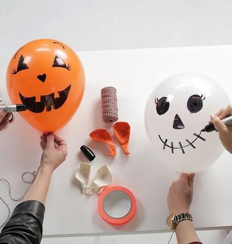 Guia Completo: Decoração de Halloween Simples e Barata para sua Festa; DIY Halloween: Crie Enfeites Incríveis com Materiais que Você Já Tem; Onde Comprar Acessórios de Halloween Essenciais sem Gastar Muito; Transforme sua Casa: Ideias Criativas para uma Decoração de Halloween Inesquecível; Halloween Econômico: Dicas e Truques para uma Festa Assustadoramente Divertida