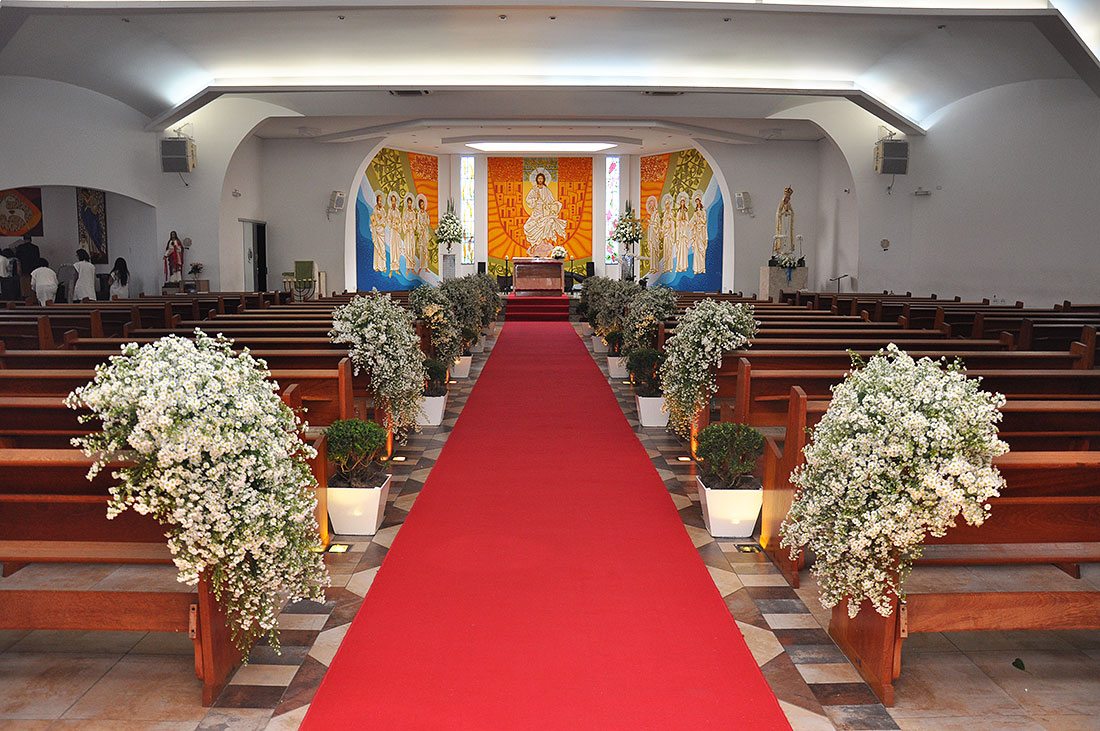decoração de igreja para batizado