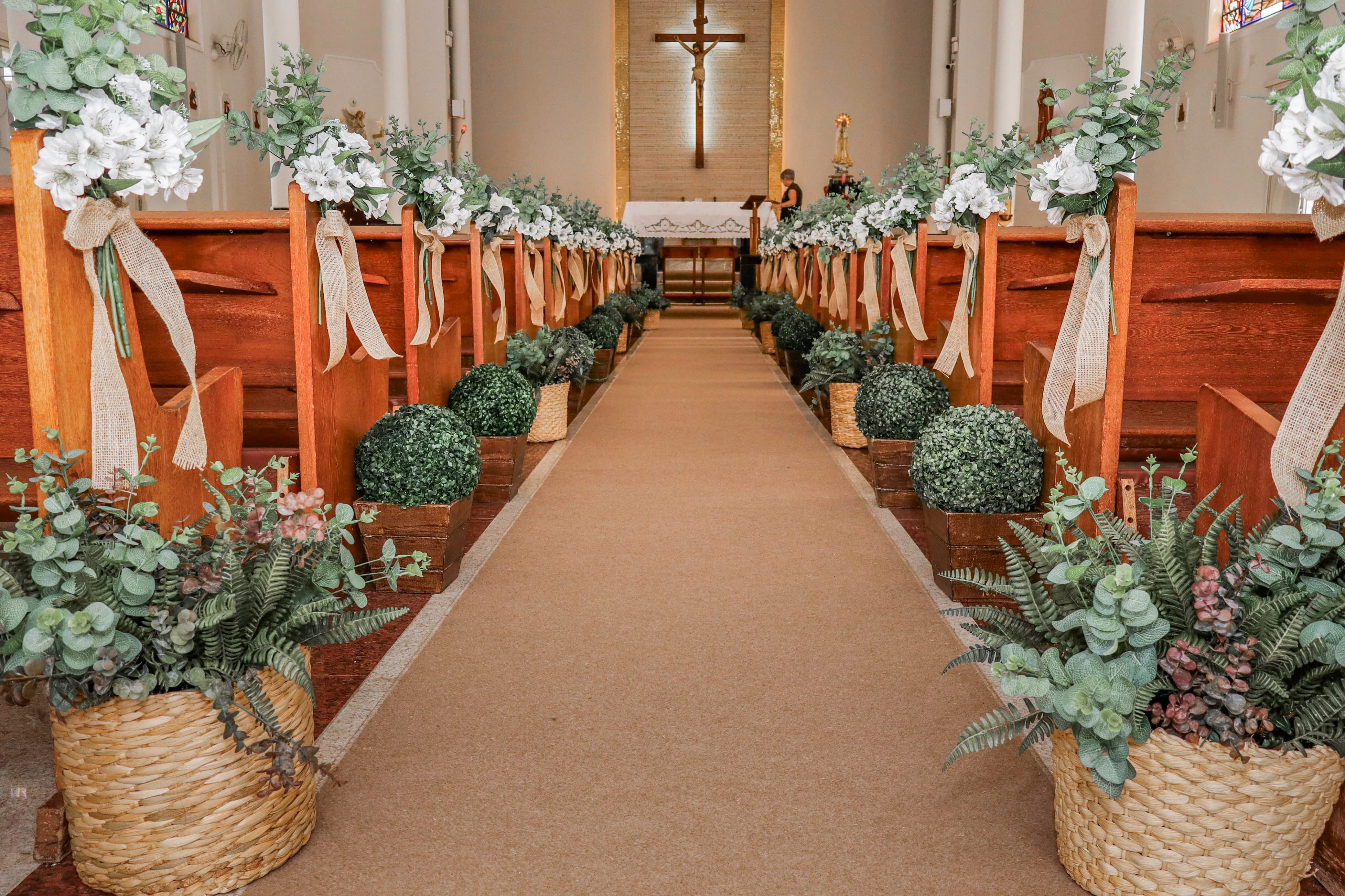 decoração de altar de igreja