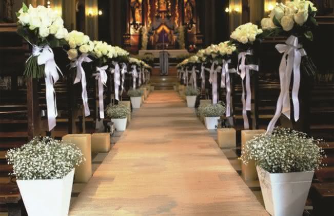 decoração de igreja azul e branco