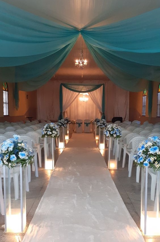 O Simbolismo do Azul e Branco na Decoração Religiosa