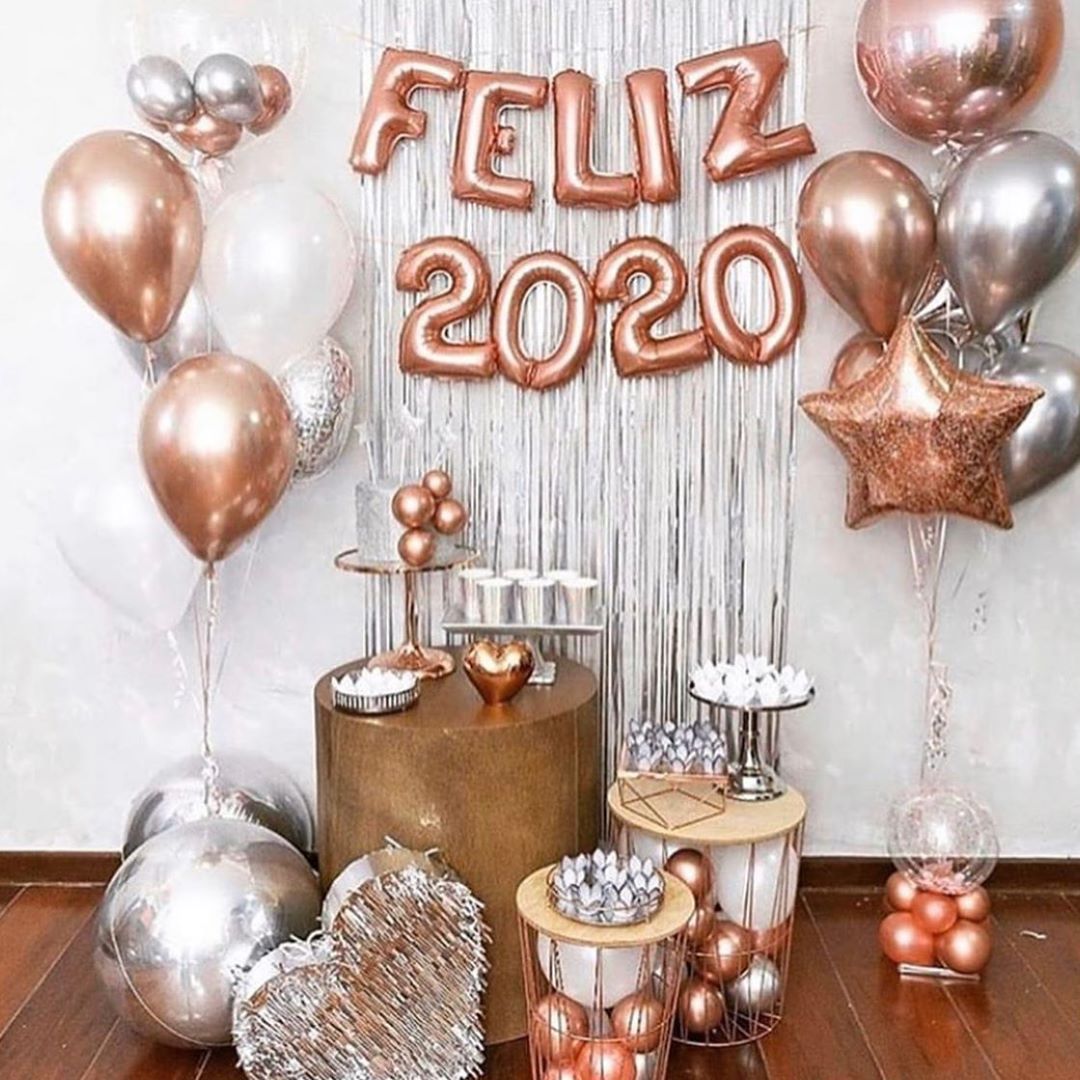 decoração altar igreja culto da virada com flores brancas