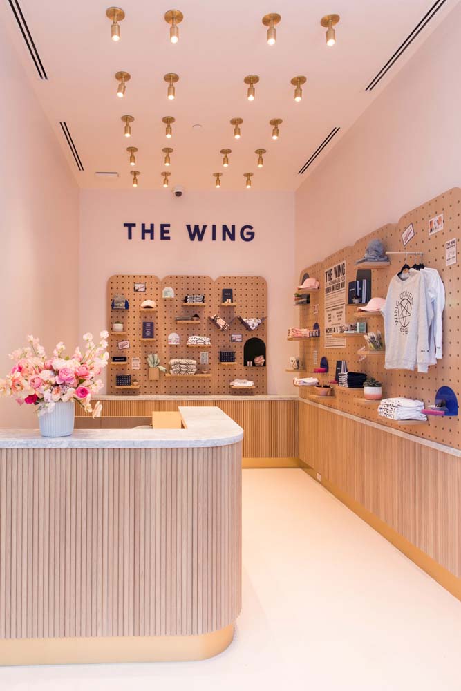 5 Maneiras Criativas de Usar Araras Suspensas em Lojas Pequenas