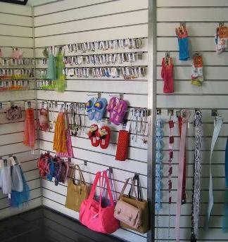 Como Usar Prateleiras e Expositores Verticais em Lojas de Espaço Reduzido