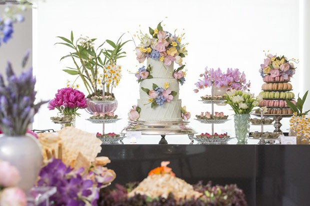 O Segredo do Equilíbrio Visual: Montando a Mesa de Aniversário Perfeita