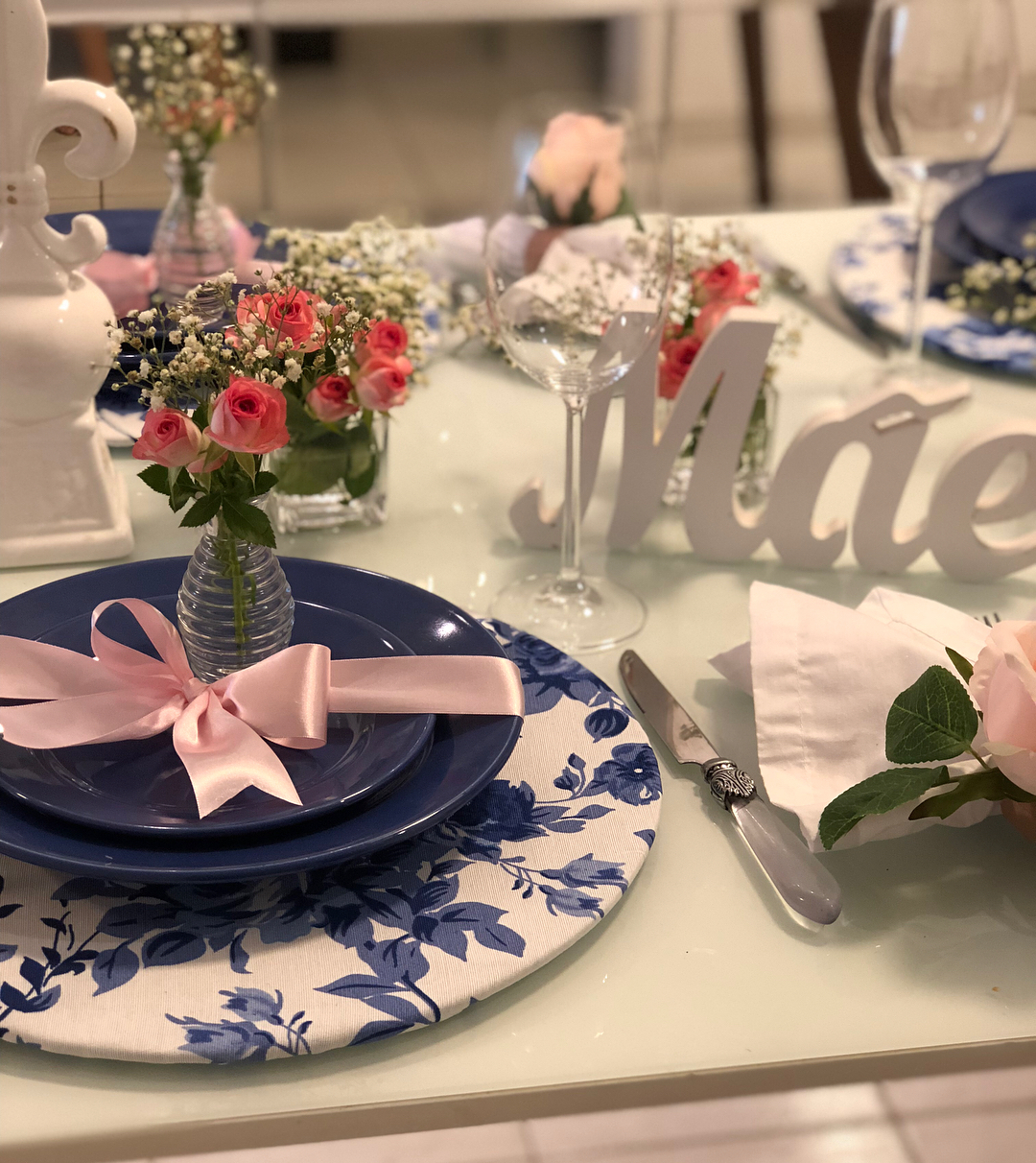 como fazer centro de mesa dia das mães com flores naturais