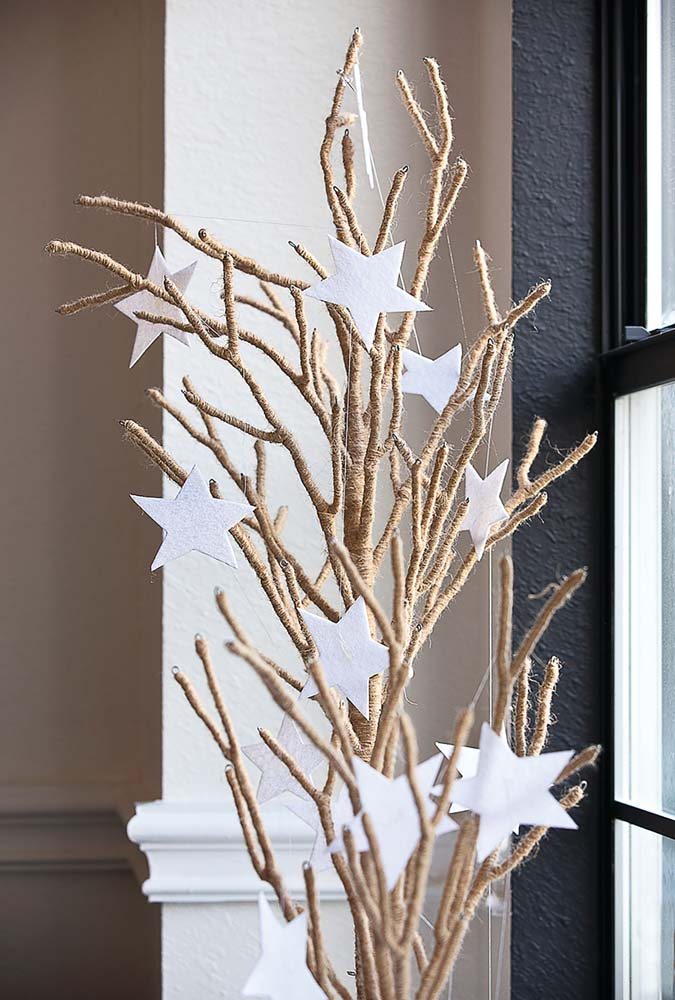 Minimalismo e Simbolismo: As Tendências de Decoração de Natal para Igrejas em 2025