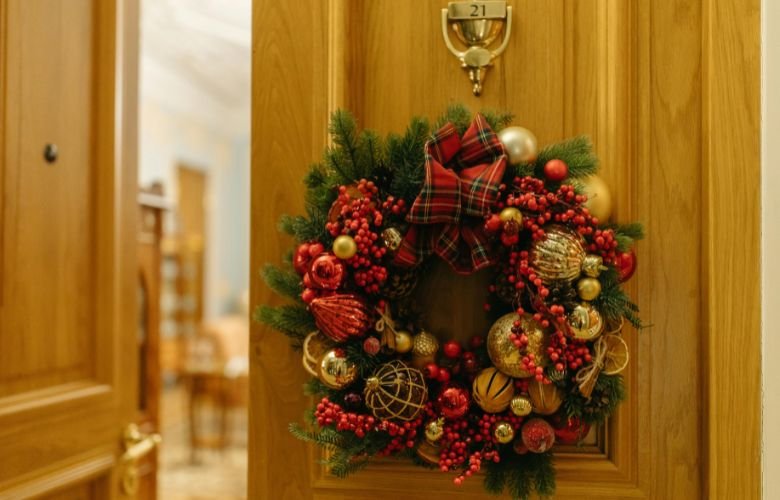 5 Ideias Criativas para Decorar sua Porta de Entrada no Natal
Como Fazer uma Guirlanda de Natal DIY
Tendências de Decoração de Natal para 2025/2026
O Significado da Guirlanda de Natal e Sua Tradição
Quando Começar a Decorar a Casa para o Natal?