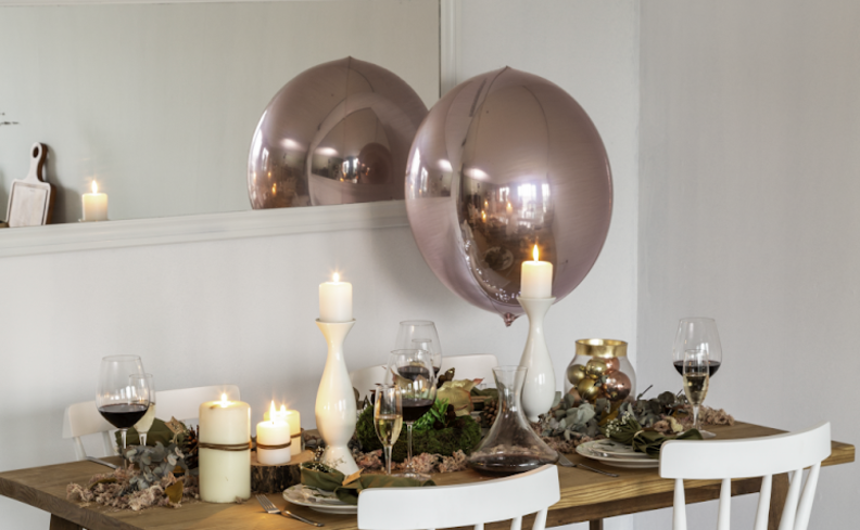 decoração de parede de sala de jantar com espelho