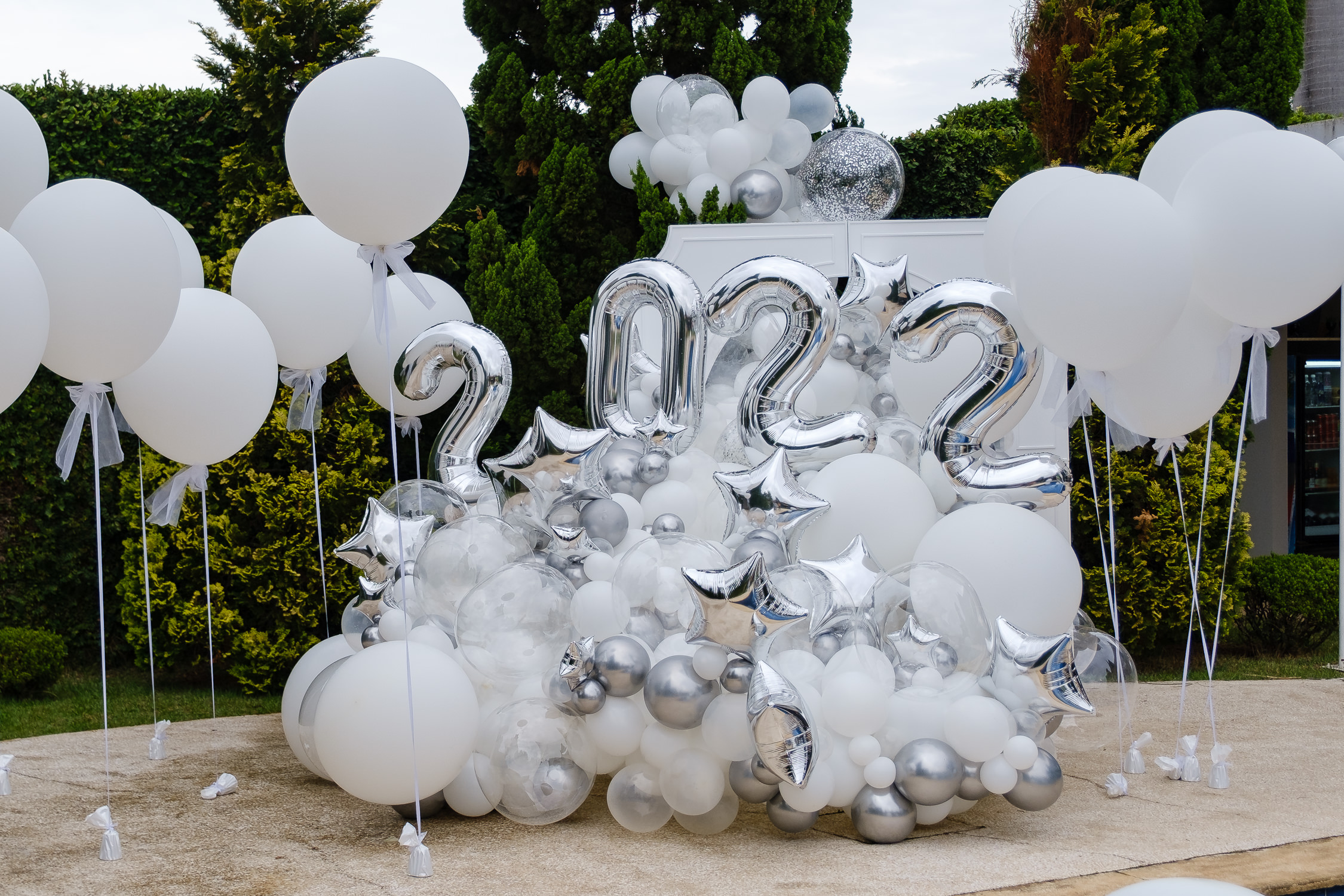 erros comuns decorar piscina réveillon evitar