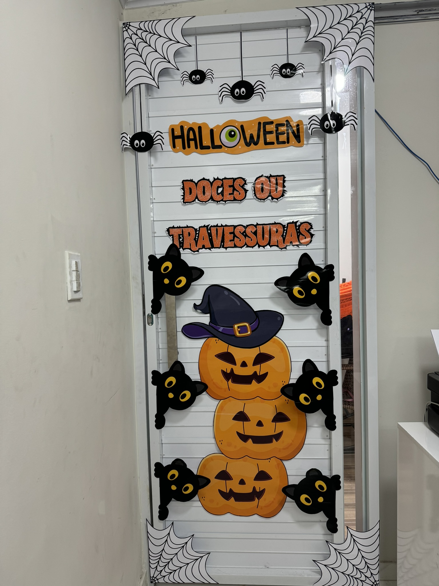 decoração de porta halloween