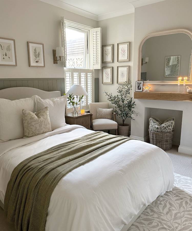 5 ideias de títulos:
1. Quarto de Casal Pequeno: 10 Dicas de Ouro para Ampliar e Organizar
2. Transforme seu Quarto Pequeno: Estratégias de Decoração Inteligente
3. Móveis Planejados e Cores Claras: O Segredo para Quartos de Casal Aconchegantes
4. Como Criar um Refúgio Romântico em um Quarto de Casal Pequeno
5. Decoração de Quarto de Casal Pequeno: Funcionalidade e Estilo em Harmonia