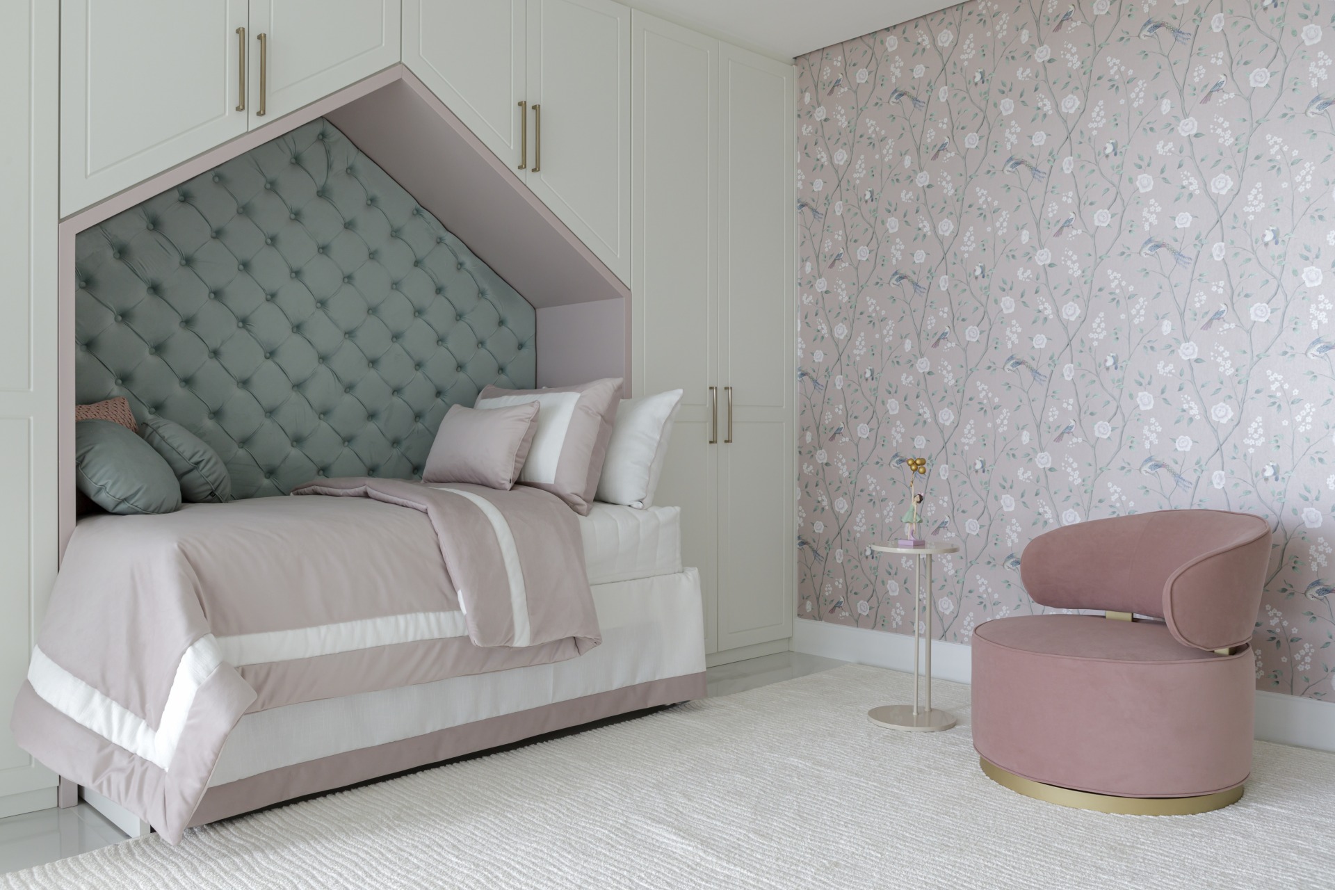 Organização e Charme: Soluções Baratas para o Cantinho da Leitura Infantil