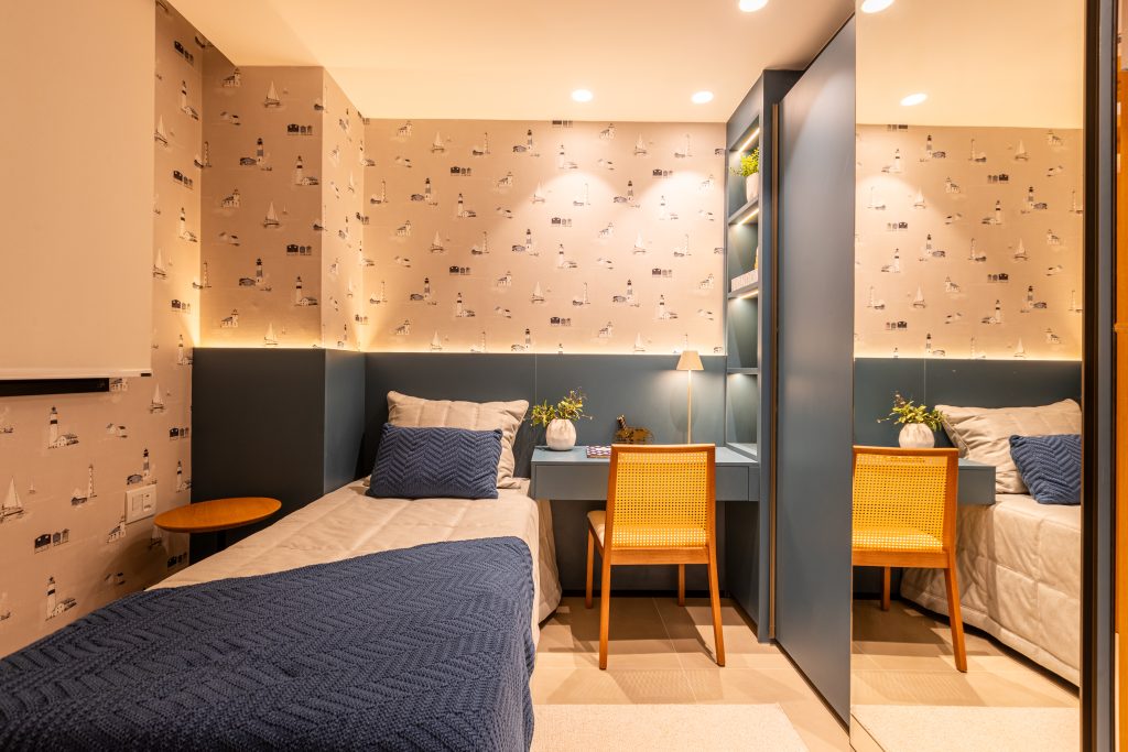 5 ideias de títulos para posts sobre decoração de quarto masculino: 1. Quarto Masculino: Estilos e Tendências que Você Precisa Conhecer. 2. Decoração de Quarto Masculino: Do Minimalista ao Industrial. 3. Iluminação e Cores: Os Segredos para um Quarto Masculino Aconchegante. 4. Organização Inteligente: Soluções para Quartos Masculinos Funcionais. 5. Personalize seu Espaço: Dicas de Decoração para Quartos Masculinos.