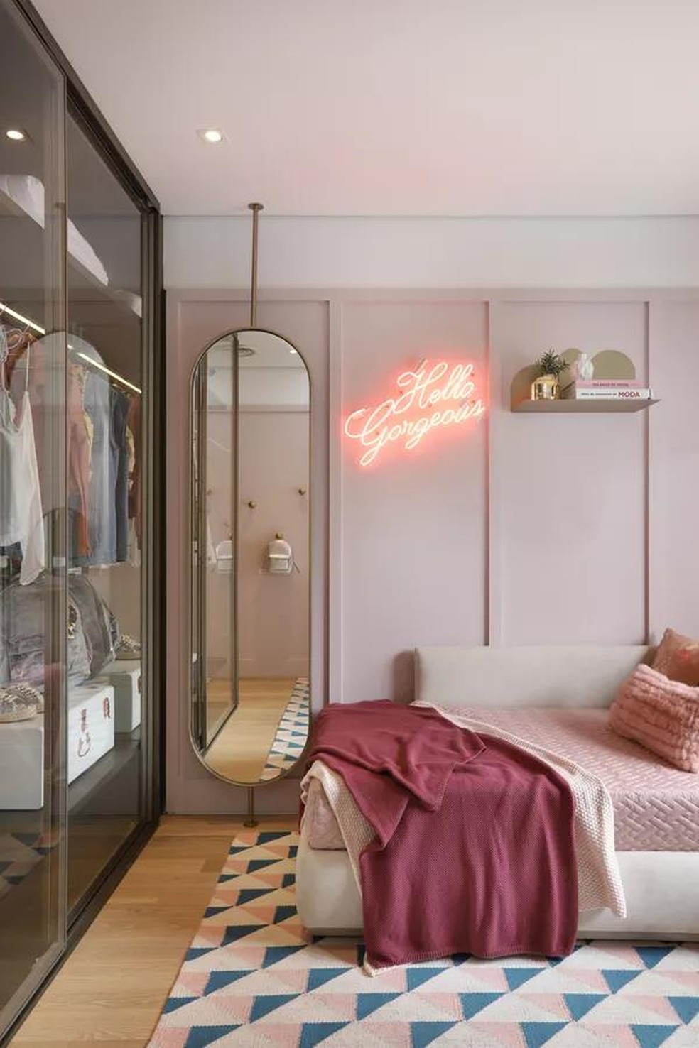 Guia Completo: Como Decorar um Quarto Pequeno com Estilo e Economia