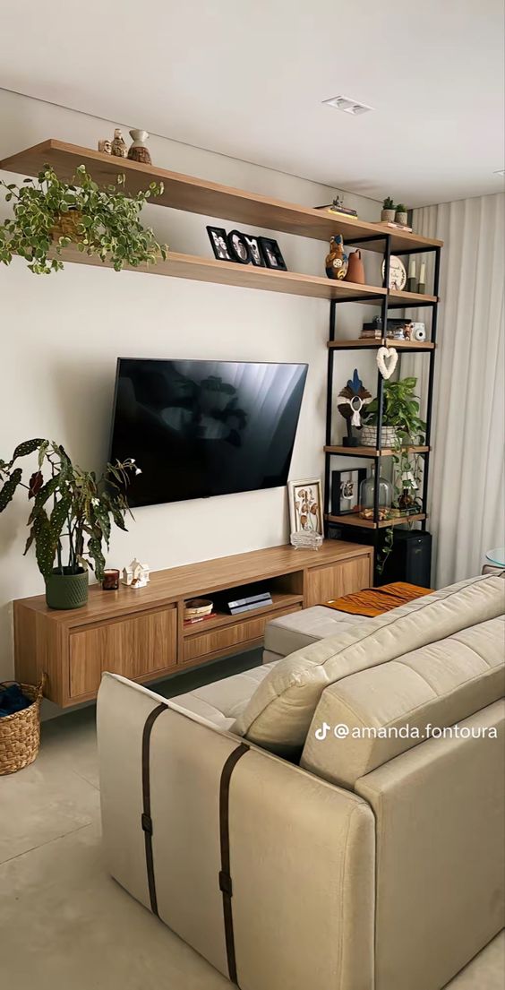 5 Ideias Criativas para Decorar seu Rack de TV
Como Escolher o Rack Perfeito para sua Sala
Tendências de Decoração para Racks em 2024
Organização e Estilo: Dicas para seu Rack
Iluminação e Acessórios: O Toque Final na Decoração do Rack