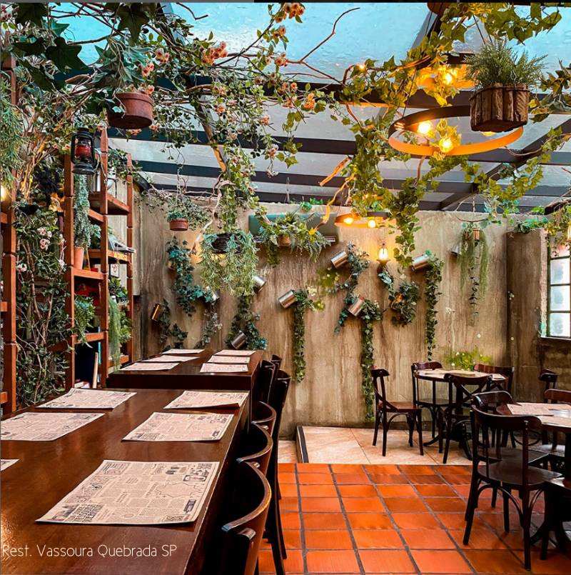 ideias decoração restaurante com plantas