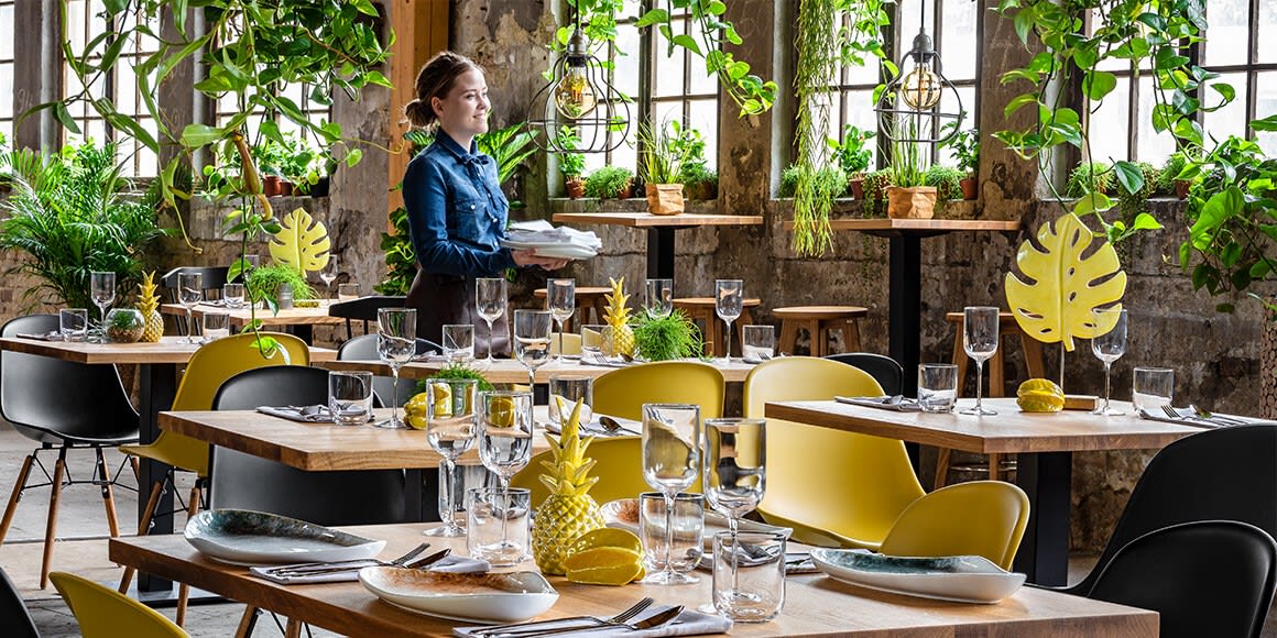 ideias decoração restaurante com plantas
