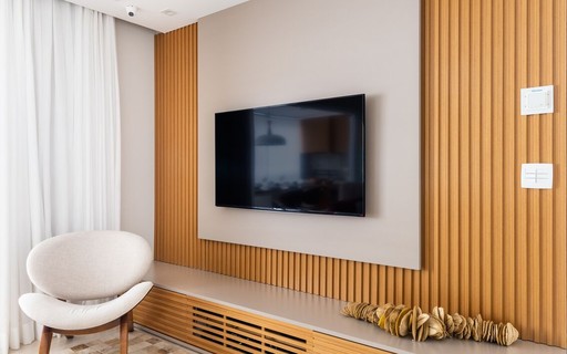 5 ideias de títulos:
1. Painel Ripado: O Guia Completo para Transformar sua Sala
2. Como Escolher o Painel Ripado Perfeito para Cada Ambiente
3. DIY: Faça Você Mesmo seu Painel Ripado e Economize
4. Tendências de Painel Ripado: Cores