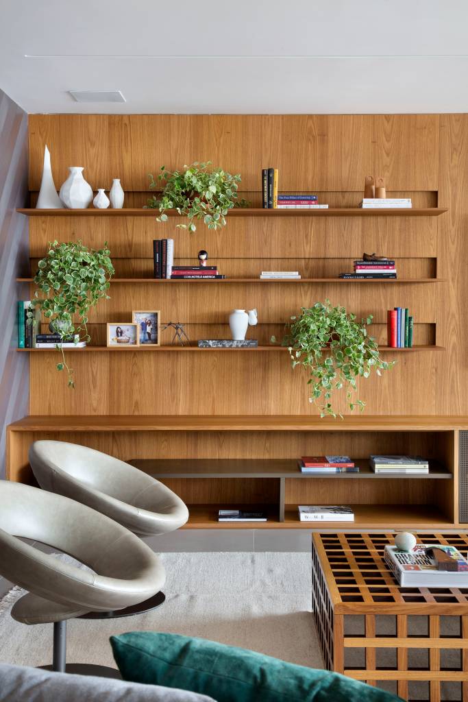 Onde Instalar Suas Prateleiras na Sala: Dicas e Truques