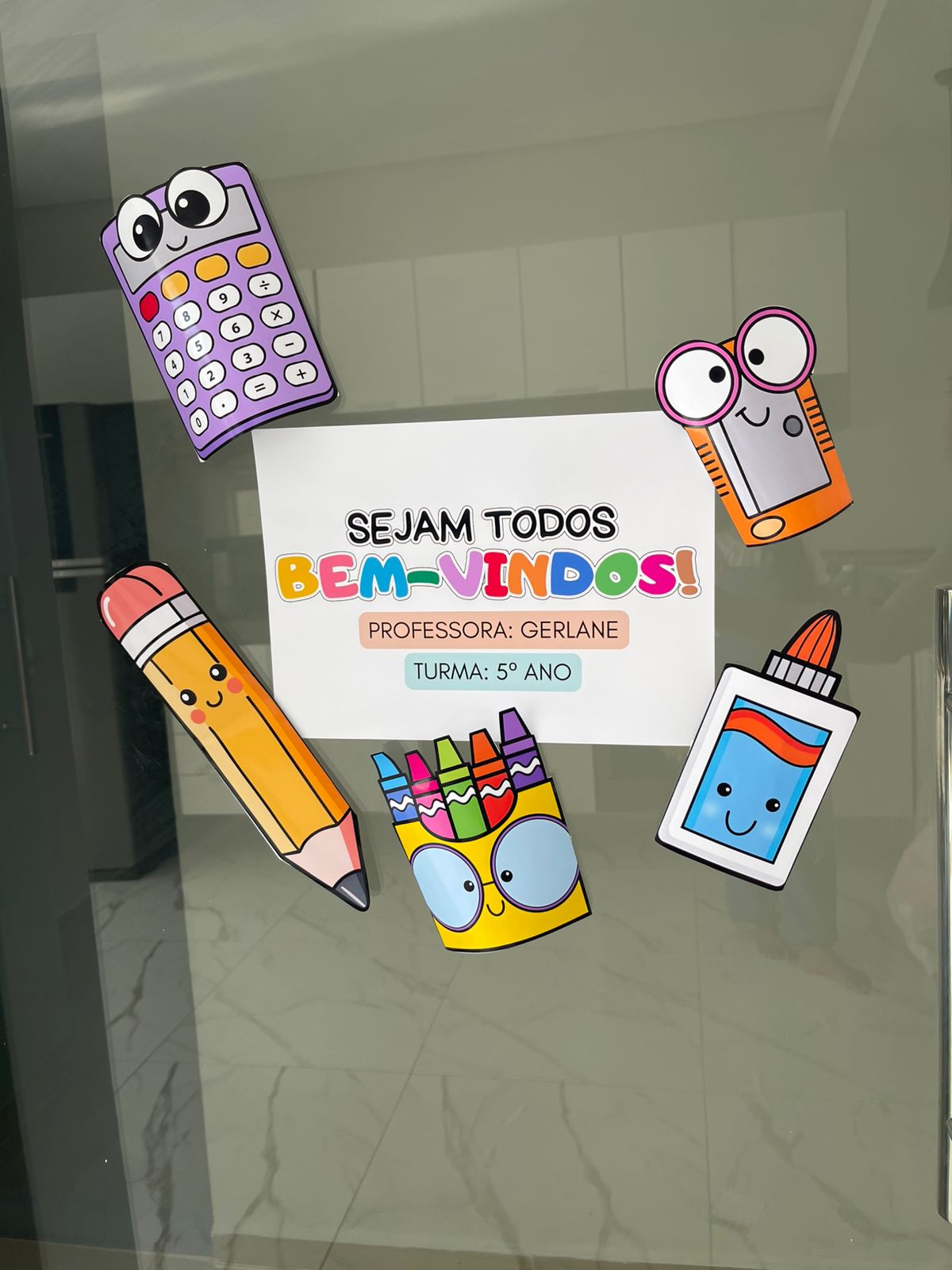 como fazer painel de porta tema lápis para sala de aula