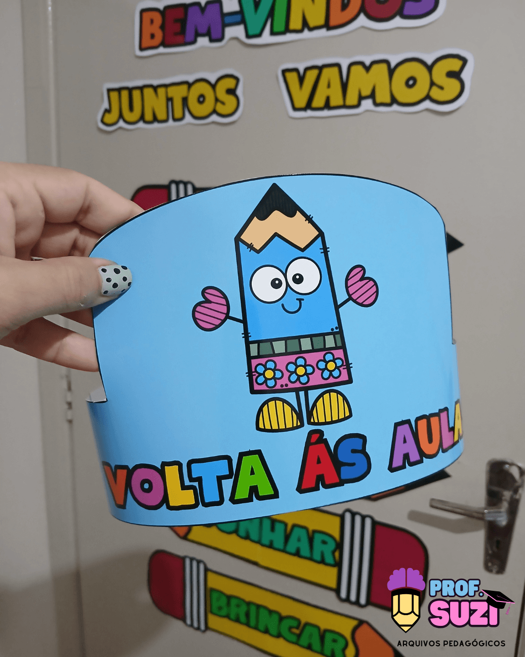 decoração tema lápis vs tema caderno sala de aula