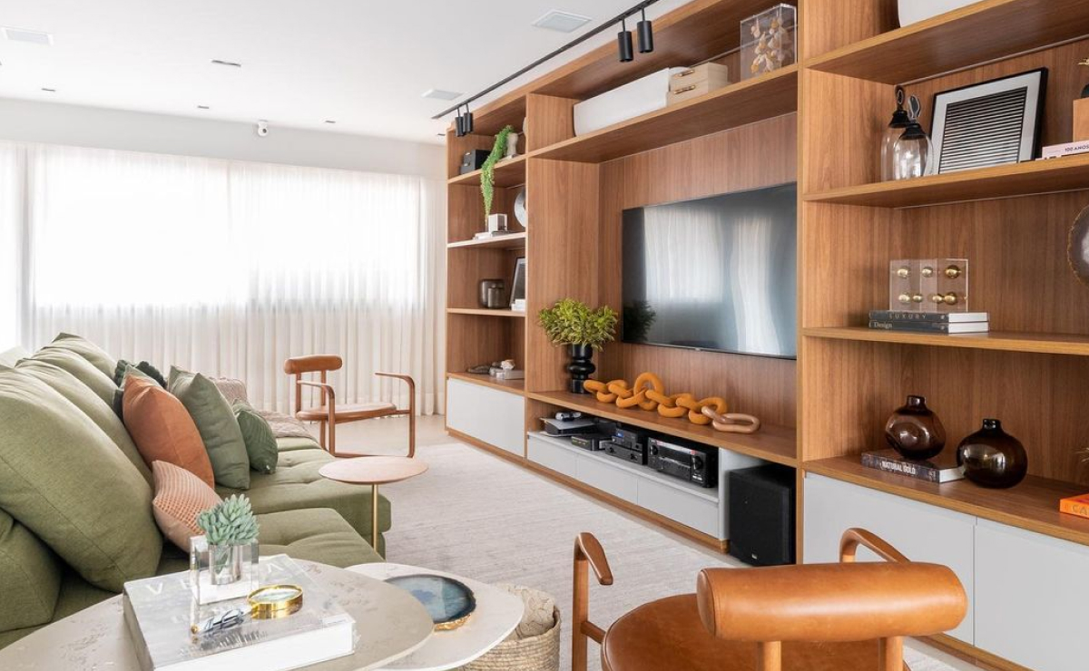 Cores que Ampliam: A Paleta Ideal para sua Sala de TV Pequena