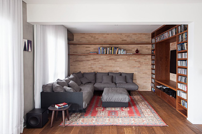 posicionamento ideal sofá de canto sala pequena com janela