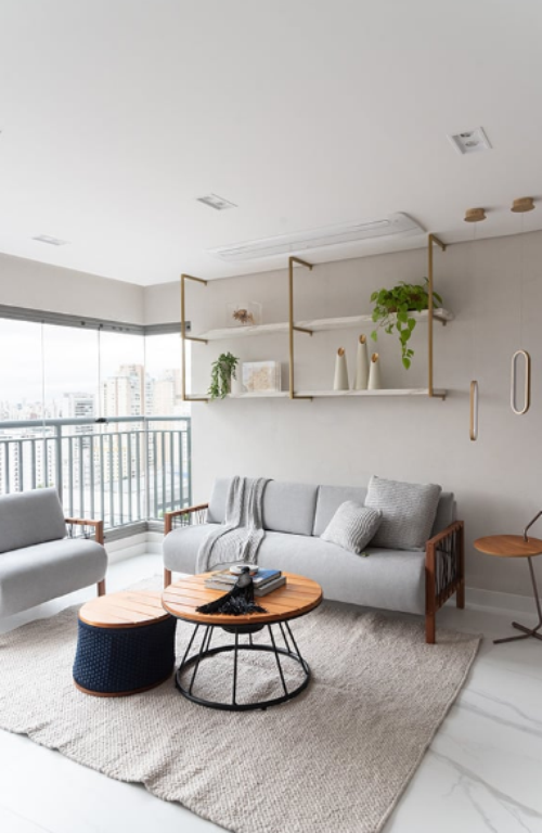 5 ideias de títulos para posts sobre decoração de sala pequena com sofá e poltrona:
1. Sala Pequena com Sofá e Poltrona: O Guia Definitivo para Otimizar Espaço
2. Transforme sua Sala Pequena: Dicas de Layout com Sofá e Poltrona
3. Decoração Inteligente: Como Escolher Sofá e Poltrona para Salas Compactas
4. O Segredo das Salas Pequenas: Fluidez e Leveza com Sofá e Poltrona
5. Estilo e Funcionalidade: Combinando Sofá e Poltrona em Ambientes Reduzidos