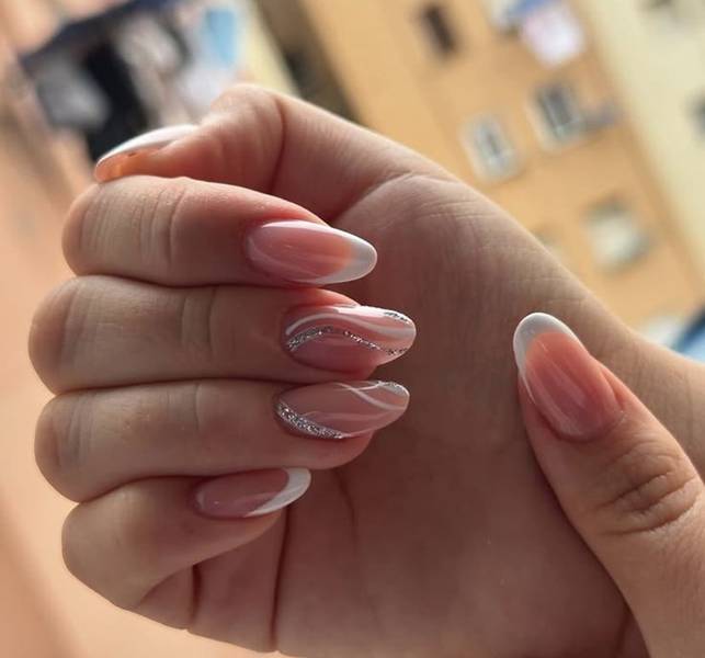 inspirações unhas de gel delicadas 2024